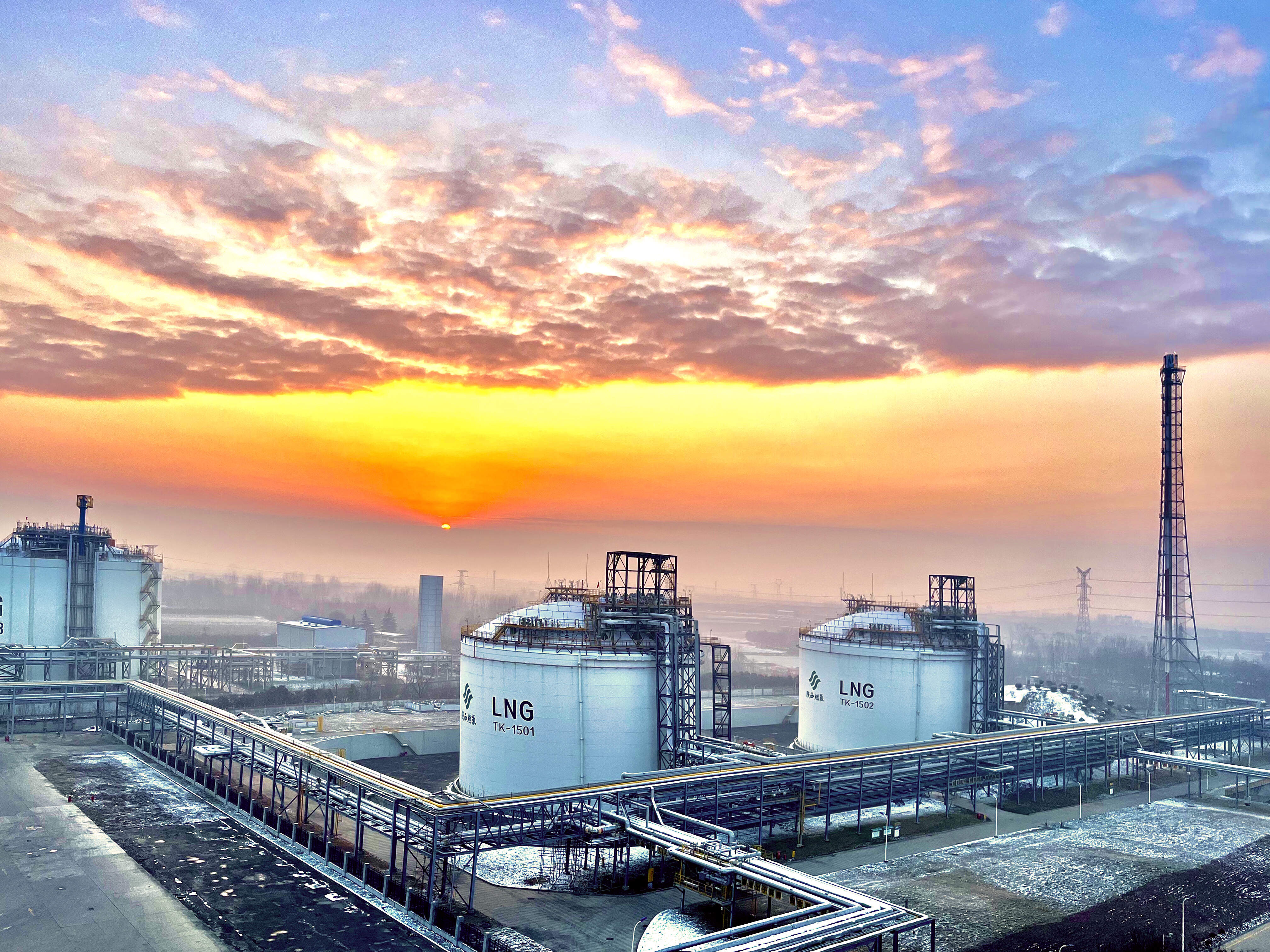 液化氣公司 攝影作品：日“液”生輝-呼建邦_副本.jpg